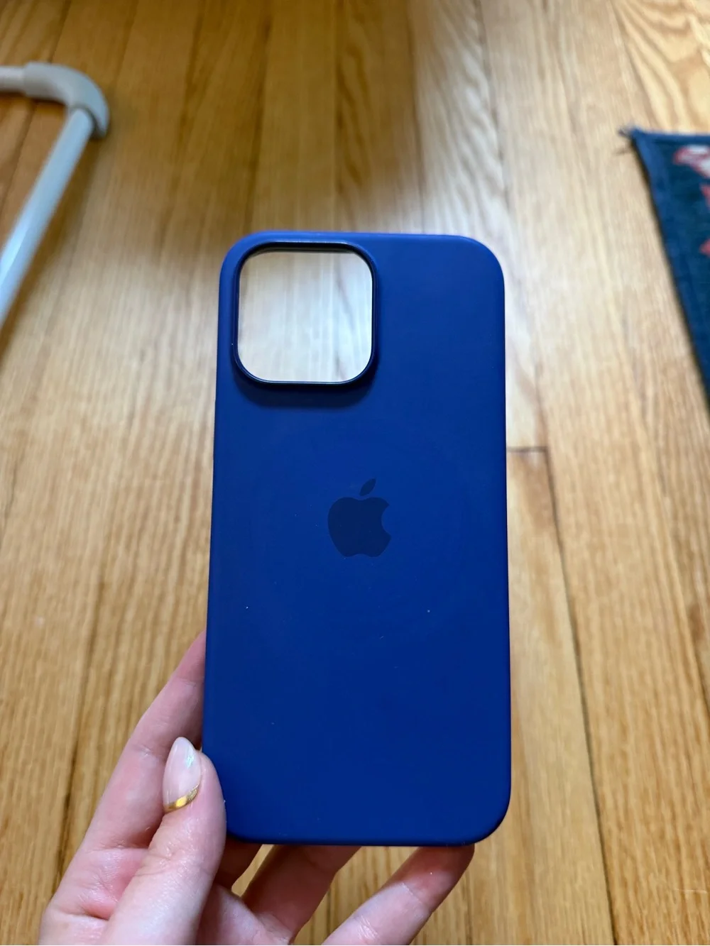 Apple iPhone 16 pro max silicone case with MagSafe ultramarine
